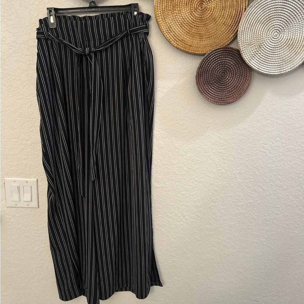 Adrianna Papell Black‎ and White Striped Pants
